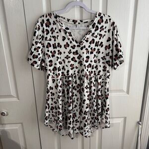 Allegrace leopard white v neck blouse size 1X